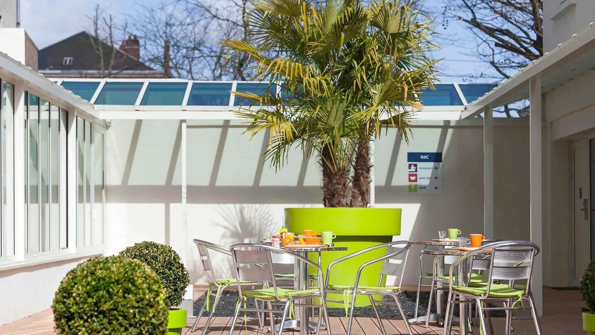 Où Dormir près du Musée des Blindés : 4 Hôtels Centraux