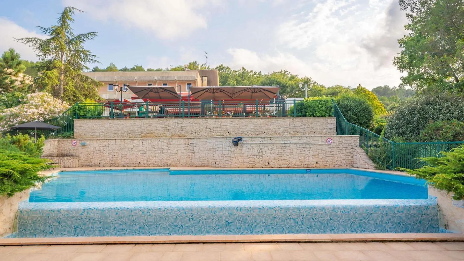 Séjourner près de Sophia Antipolis : 4 Hôtels pour Couples Comparés